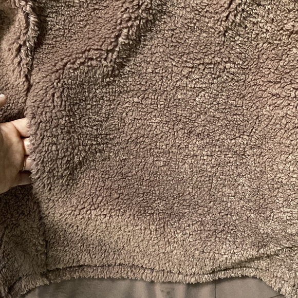 Lululemon fleece pullover in size 4 - Picture 3 of 3